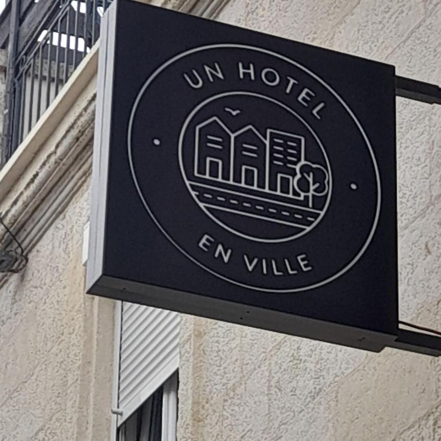 לה רושל Un Hotel En Ville מראה חיצוני תמונה